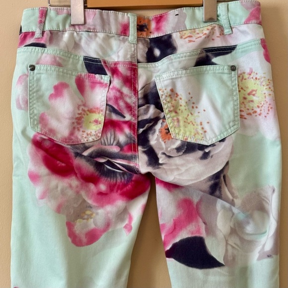 Material Girl| Fun Floral Multicolour Green/Pink Rose Pants Straight Jeans Sz 7 - Picture 5 of 7